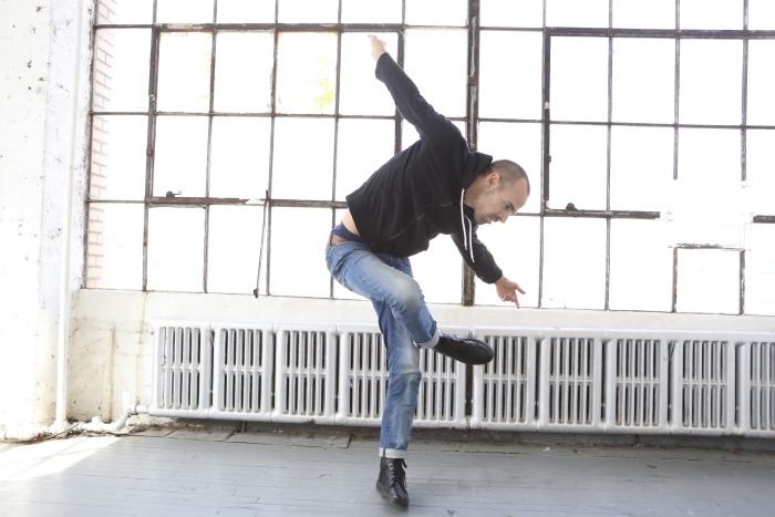 Kevin Williamson dance pose