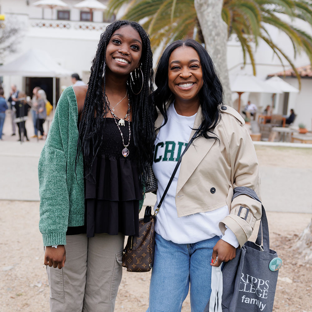 Image of a Scripps student and their mother during Family Weekend